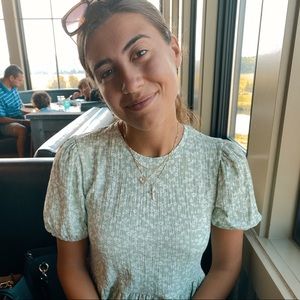 Meet your Posher, Gaby